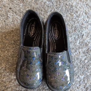 Easy Work By Easy Street Black Floral Slip-On Work Shoes